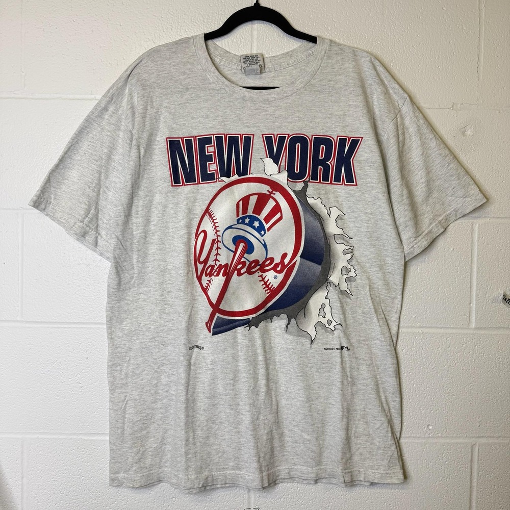Vintage 90's New York Yankees Nutmeg Breakthrough T-Shirt XL Made in USA 23x31